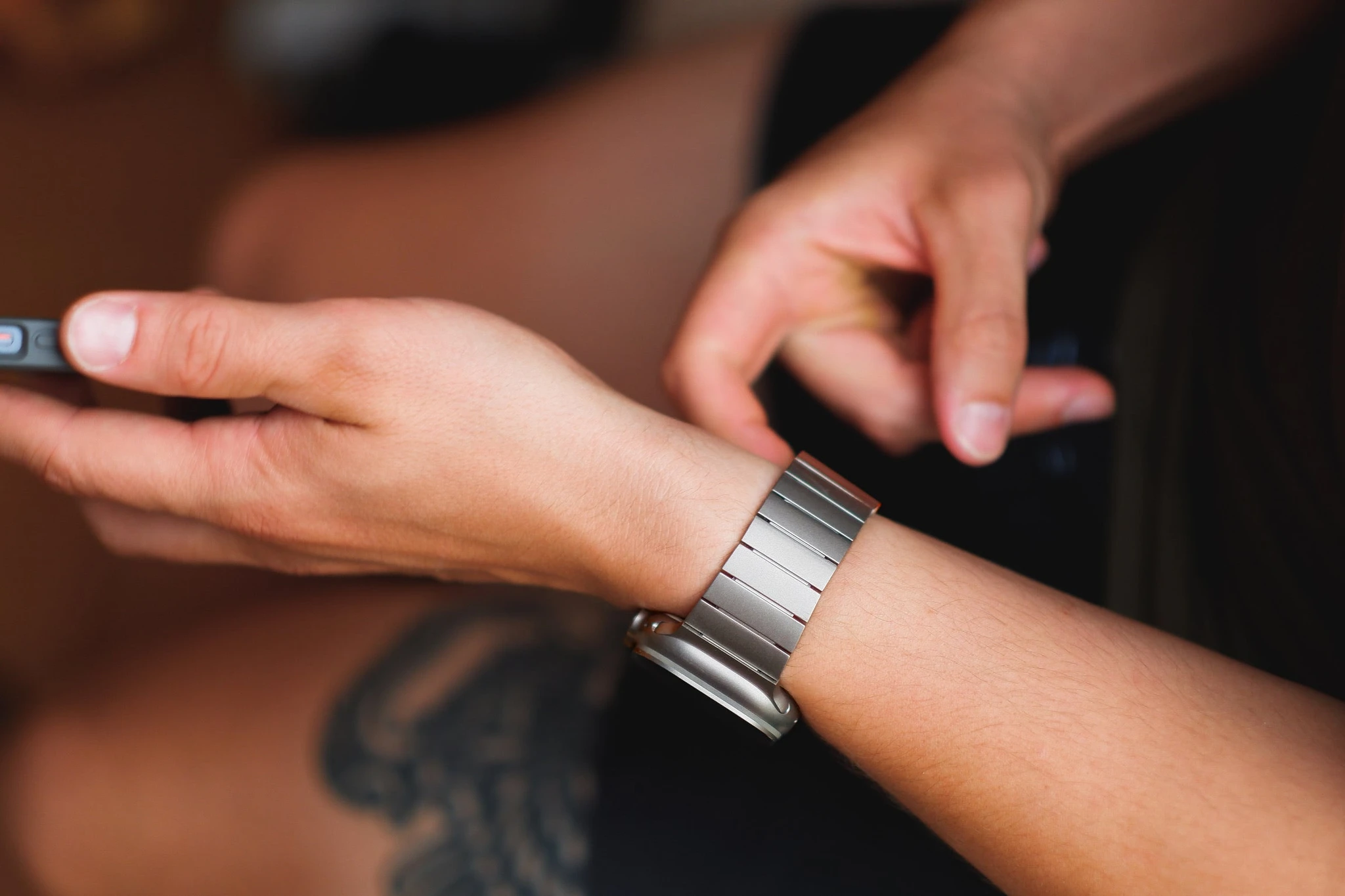 Apple Watch und Apple Watch Armband aus Titan