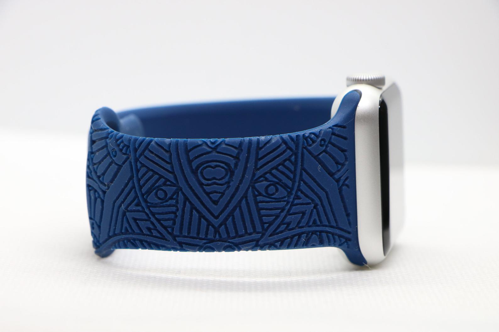 Cobalt Blue Engraved Silikon | Armband mit verschiedenen Mustern für Apple Watch (Blau)-Apple Watch Armbänder kaufen