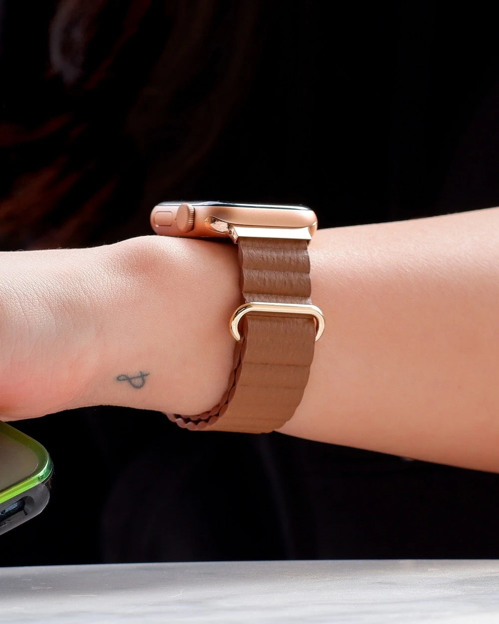 Magnetic Loop Chic | Armband mit Schlaufe kompatibel mit Apple Watch-BerlinBravo
